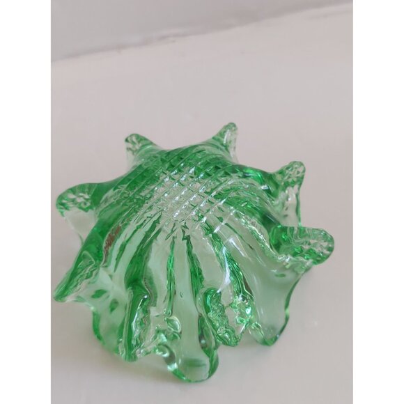 Chalet Canada Green Glass Bonboniere Bowl 1 1/2" tall x 3 1/4" x 3 1/4" - Picture 6 of 9